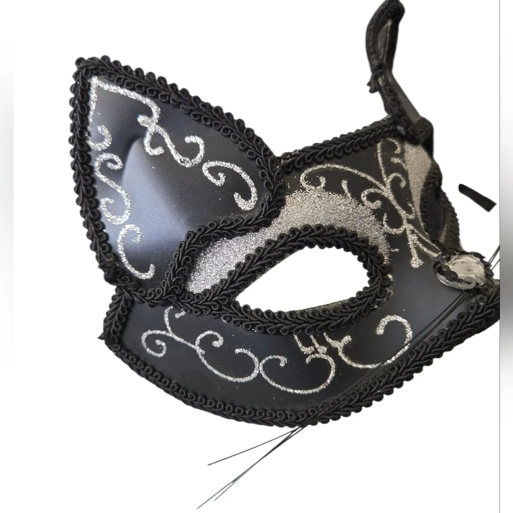 NWT Black and Silver Cat Mask